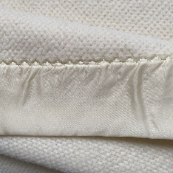 Vintage Touch of Glass Virgin Acrylic Blanket 88x66" Ivory Satin Trim Made USA - Picture 4 of 10